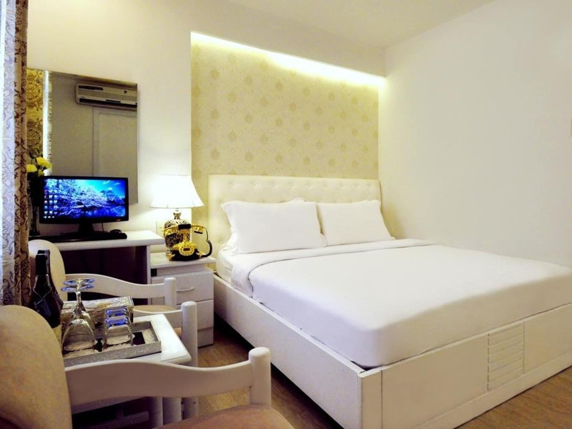 The White Hotel 8A Thai Van Lung Ho Chi Minh City Exterior photo