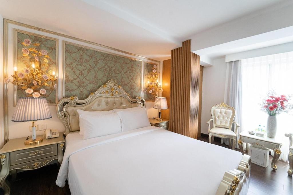 The White Hotel 8A Thai Van Lung Ho Chi Minh City Exterior photo