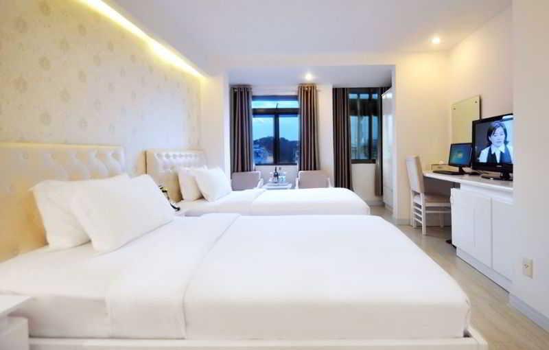 The White Hotel 8A Thai Van Lung Ho Chi Minh City Exterior photo